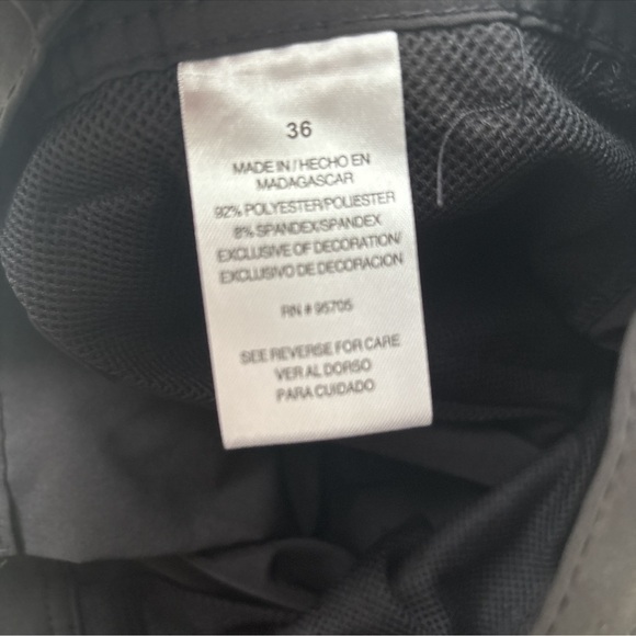 Iron Co. 4-Way Stretch Hybrid Cargo Short Size 36x11 Black Lightweight - Picture 3 of 3